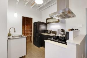 Modern One Bedroom with Balcony