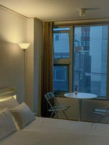 3 minutes from Ttukseom Station Seongsu Station a cozy house