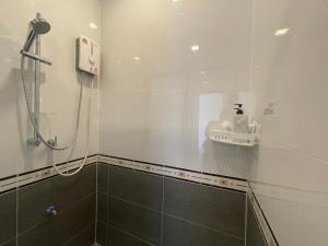 邻家小墅c2泳池别墅 近中天海滩 市中心 航站楼 步行街 唐人街