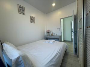 邻家小墅c2泳池别墅 近中天海滩 市中心 航站楼 步行街 唐人街