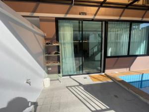 邻家小墅c2泳池别墅 近中天海滩 市中心 航站楼 步行街 唐人街