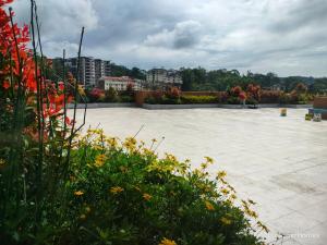 2F-14 City Center Cozy Condo at Megatower 4