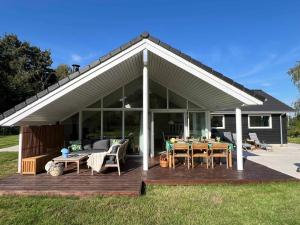 Explore Bay And Nature In Pretty Kostræde Banker