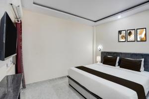 Super Collection O IIT BHU Varanasi Formerly Singh Residency