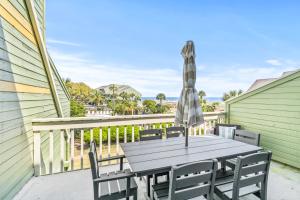 Mariners Walk 10F - Charming Oceanview! Two-Story Villa!
