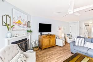 Mariners Walk 10F - Charming Oceanview! Two-Story Villa!