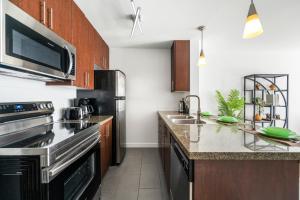 Modern Condo in Downtown Vancouver