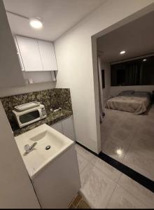 Apartaestudios edificio Alferez 9 piso enseguida Hotel intercontinental