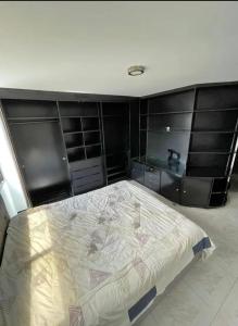 Apartaestudios edificio Alferez 9 piso enseguida Hotel intercontinental