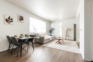 Pearl 2B apartment in Marina with parking, Pool and Gym