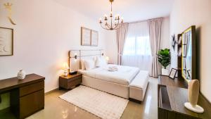 3BR Luxe Oasis -Al Reef City Escape