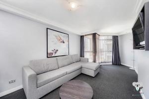 KozyGuru | Sydney CBD | Modern City Hideaway