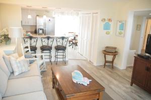 Port O Call D101 - Beach & Pool Lovers Dream! 1st Floor!