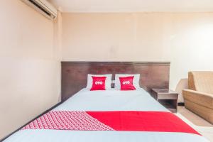 OYO 94759 Hotel Taman Cibinong