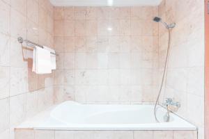 OYO 94759 Hotel Taman Cibinong