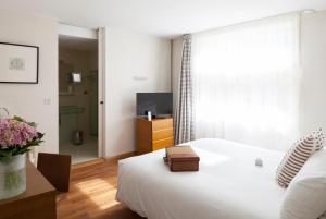 Hotels Hotel La Perouse : photos des chambres