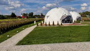 Glamping Bieszczady - Luksusowe Całoroczne Kopuły Sferyczne