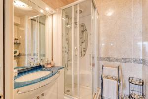 Victoria Beach Apartments