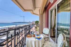 Victoria Beach Apartments