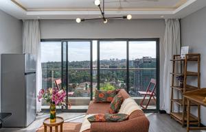 Escada Studio & 2-bedroom, Rooftop Swimming Pool, Gym, Workspace, Wonderiss Homes Westland Living