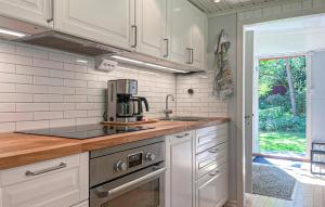 3 Bedroom Lovely Home In Ånimskog