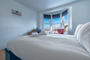 Spacious 3BR unit w free parking