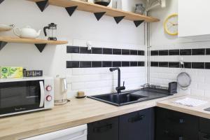 Bright stay in the heart of Paris for 4 people