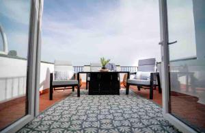 Panoramic Sea & Beach views luxury 2 bedroom Apt