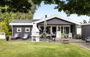 3 Bedroom Lovely Home In Otterup