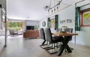 Amazing Home In Erm With Wifi