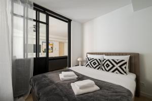 Stara Praga Boutique Apartment by BookingHost