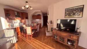 Maisonette on the slope in Manastir 3