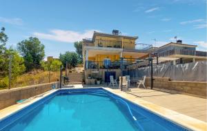 Awesome Home In Turis