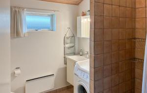 4 Bedroom Beautiful Home In Store Fuglede