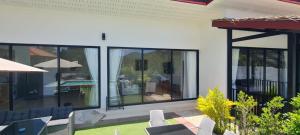 Okian Villa - Mountain View and Privacy -