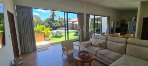 Okian Villa - Mountain View and Privacy -