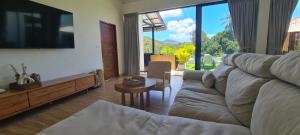 Okian Villa - Mountain View and Privacy -