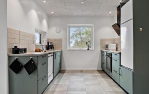 Nice Home In Fårvang With Outdoor Swimming Pool