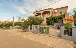 Cozy Apartment In Maslenica With Wifi