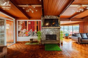 Family World Cabin House - Baguio City