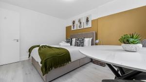 Peaceful Basement Hideaway - 1BR Retreat