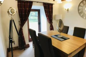 Classy 2 Bed Barn Polar Bears Chatsworth