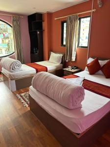 Hotel kings and lodge