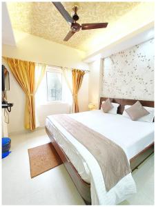 Hotel New J-Aradhya ! Near Sea Beach And Shree Jagannath Temple - Free Wifi and Parking Facilities - Fully-Air-Conditioned Rooms - Top Rated Hotel In Puri