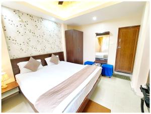 Hotel New J-Aradhya ! Near Sea Beach And Shree Jagannath Temple - Free Wifi and Parking Facilities - Fully-Air-Conditioned Rooms - Top Rated Hotel In Puri