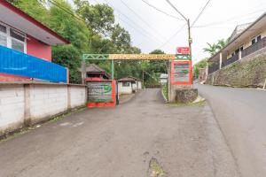 RedDoorz at Cisarua Puncak Bogor