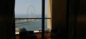 Deluxe Spacious 2BR on JBR Beach, Full Dubai Eye and Panoramic Sea Views - By Sunkised Holiday Homes