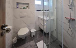 1 Bedroom Cozy Apartment In Karlobag