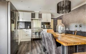 Cozy Home In Erm With Wifi