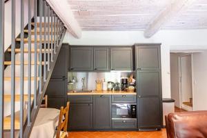 Villa Les Chênes avec piscine dans un domaine viticole 5 suites 11 pers